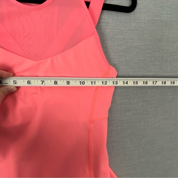 Lululemon Tank Top Mesh Detail Womens Size 6 Peach High Neck Built-in Shelf Bra - Picture 8 of 9